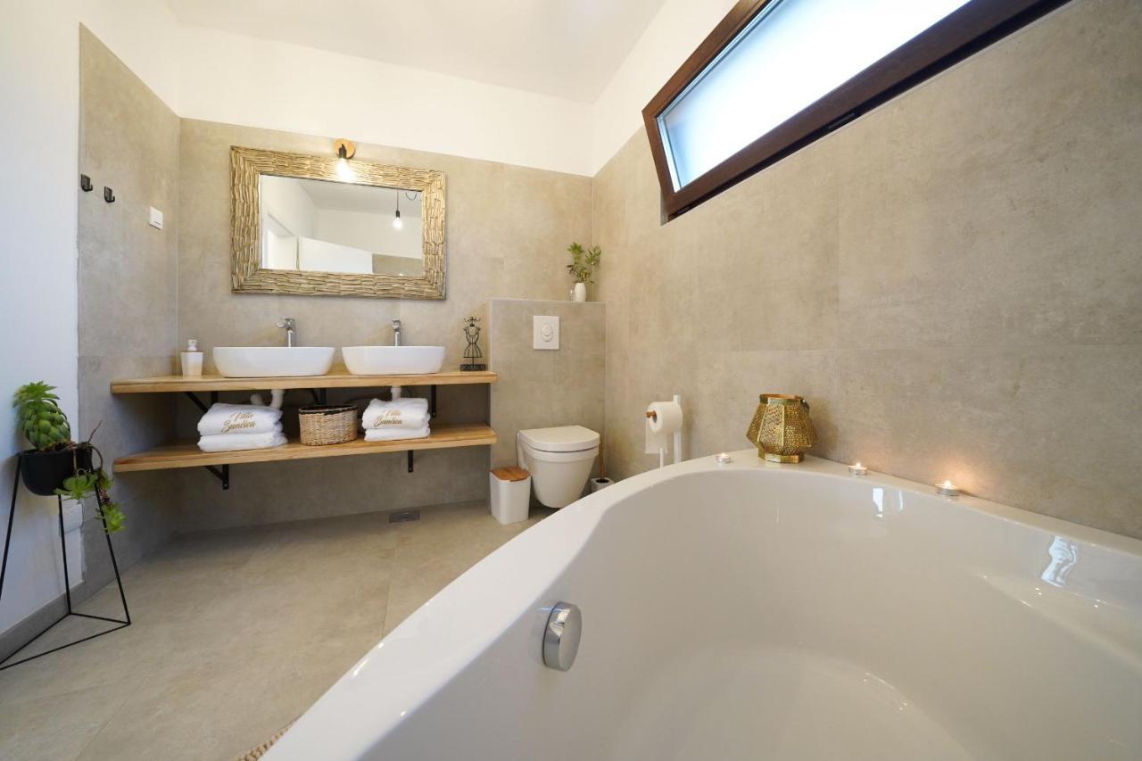 Villa Suncica Zadarvillas Sukošan エクステリア 写真